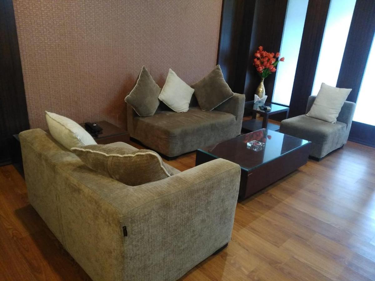 Hotel Md'S Continental Jorhāt Zewnętrze zdjęcie