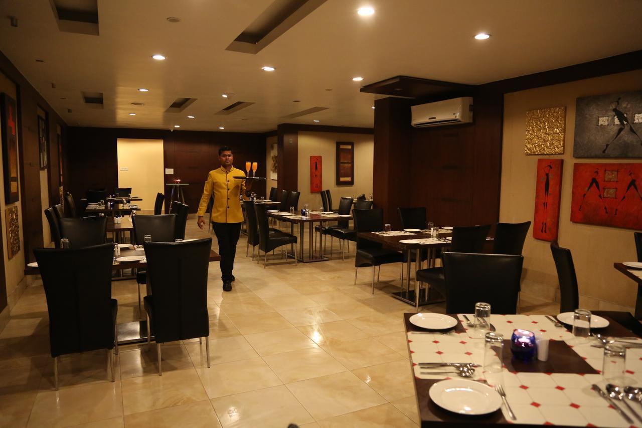 Hotel Md'S Continental Jorhāt Zewnętrze zdjęcie